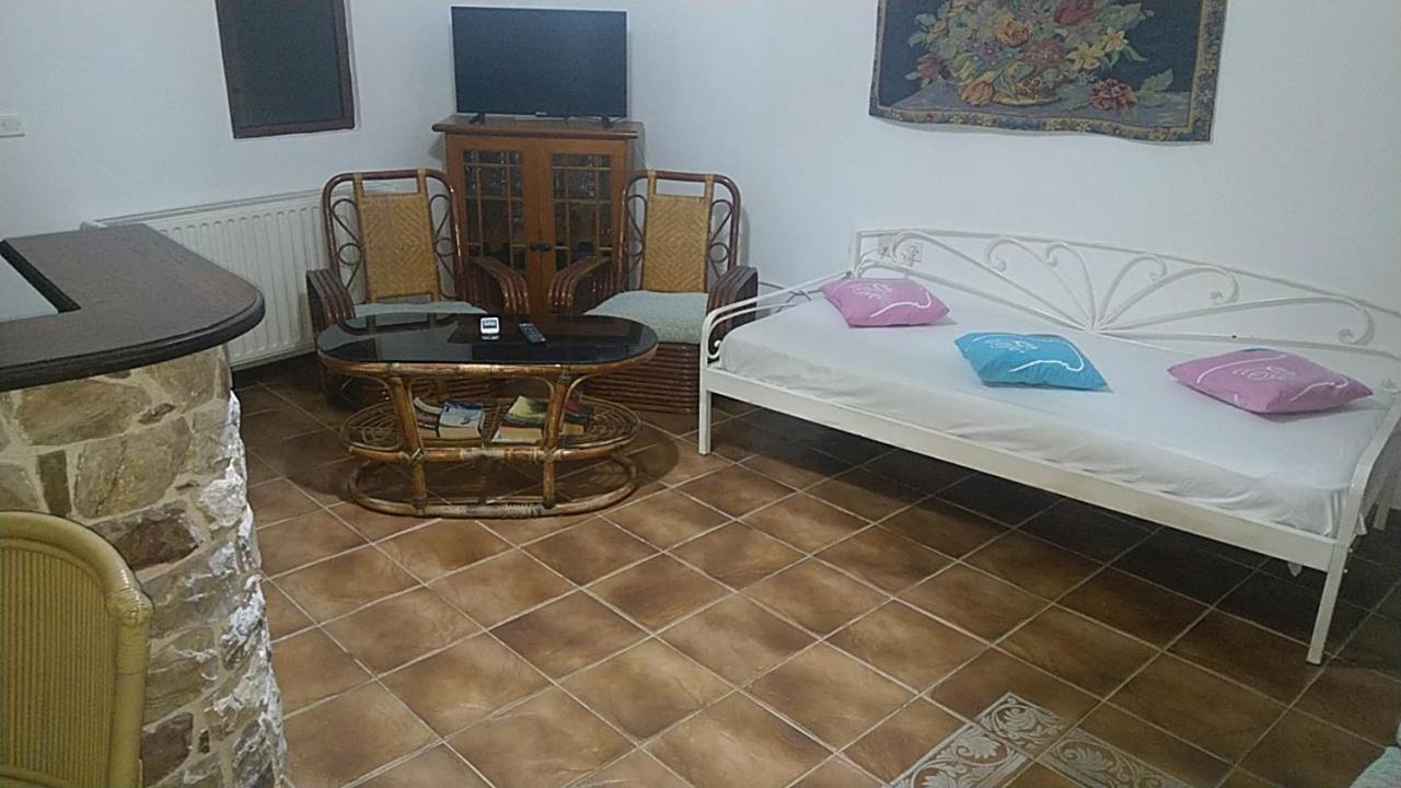 Villa Το Πετρινο à Agia Marina Mikrolimanou Extérieur photo