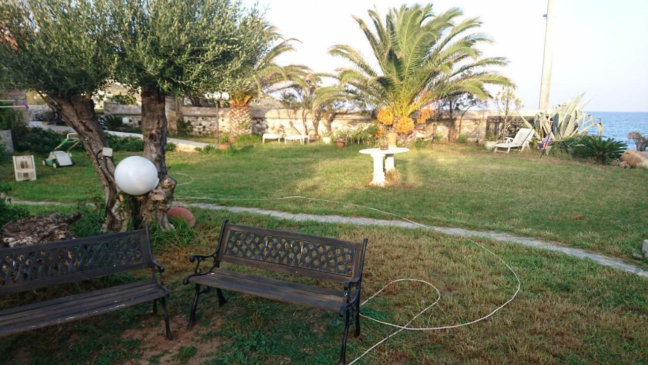 Villa Το Πετρινο à Agia Marina Mikrolimanou Extérieur photo